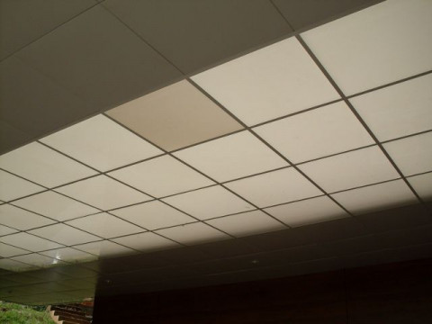 Forro metálico branco leitoso 625 x 625 HC